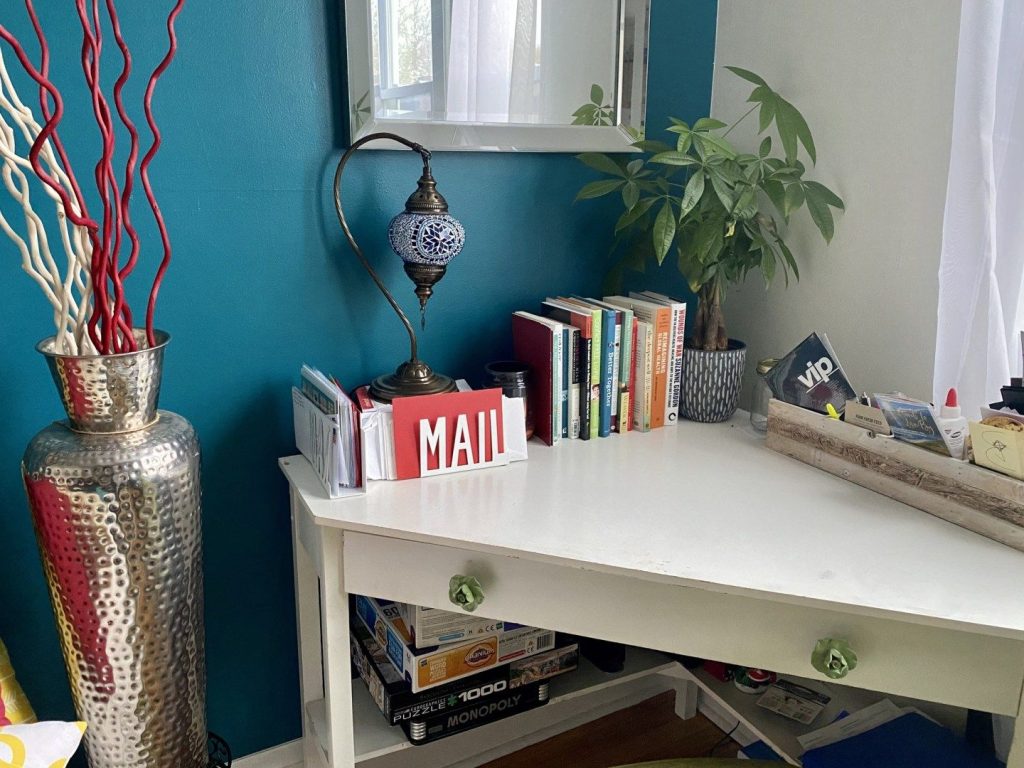 12 Vase in boho office