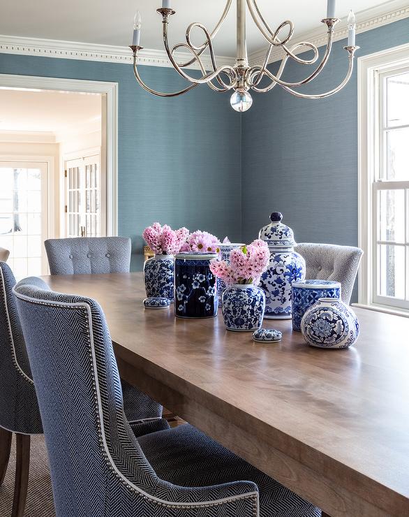 ginger jar decor in Dining room