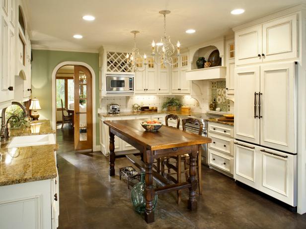 white colour always makes kitchen 