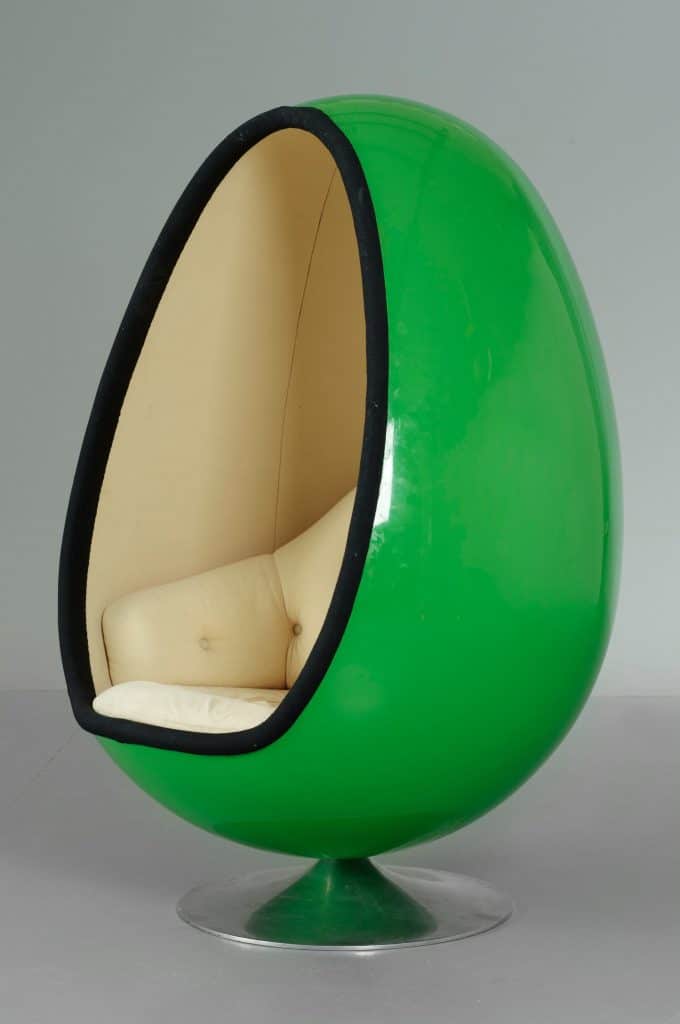 Egg chair