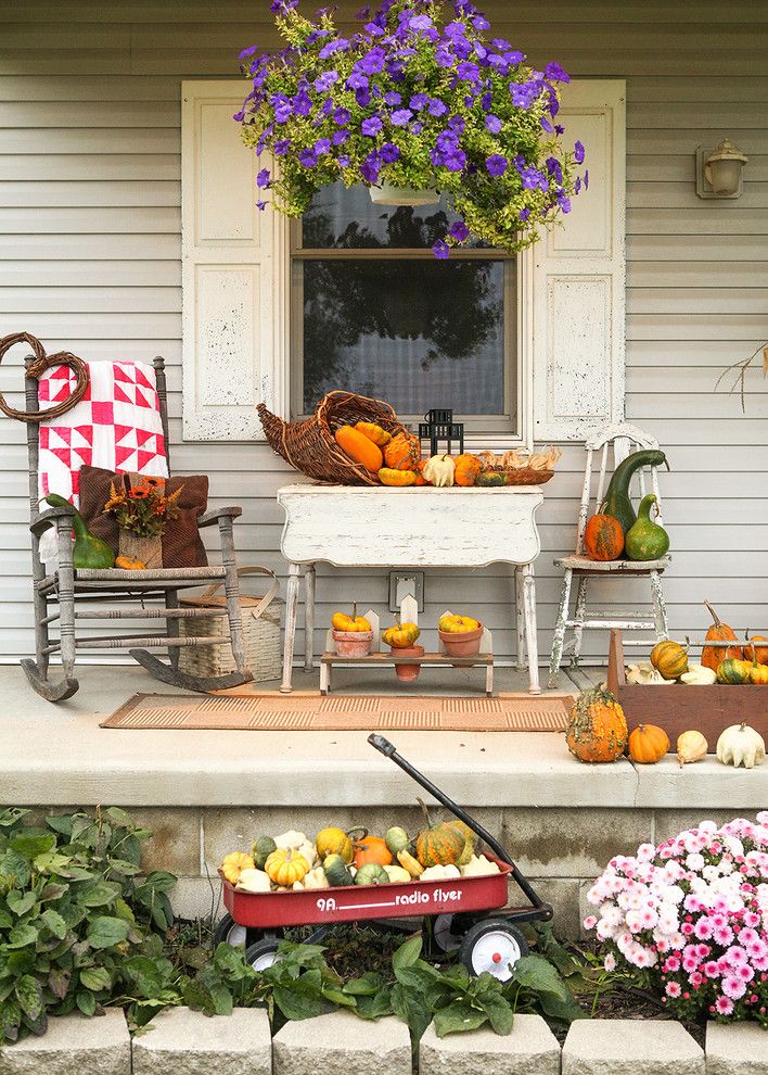 Wooden Table Fall Décor