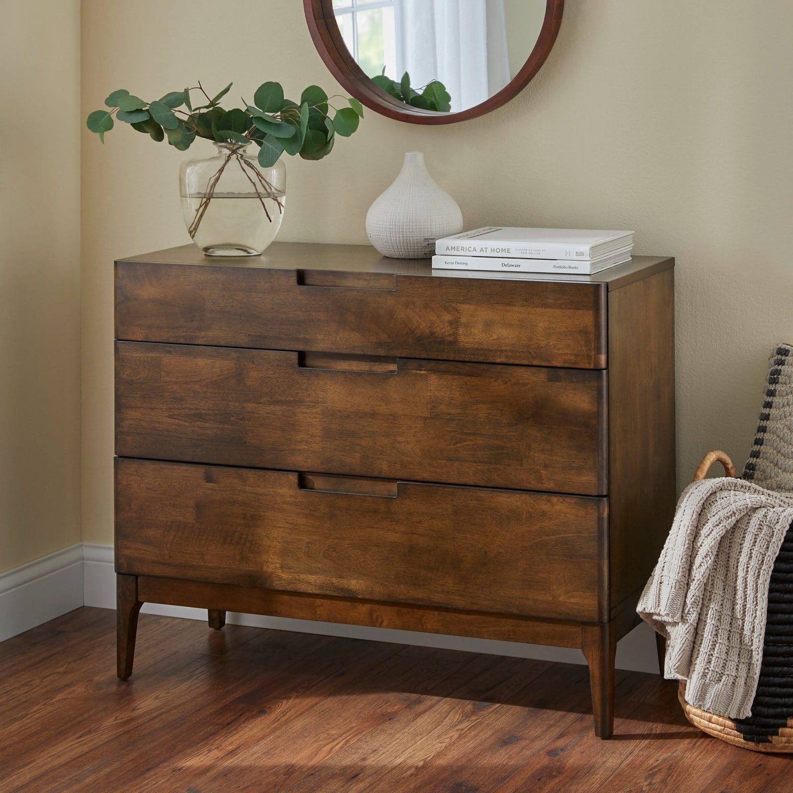 Modern 3-Drawer Dresser