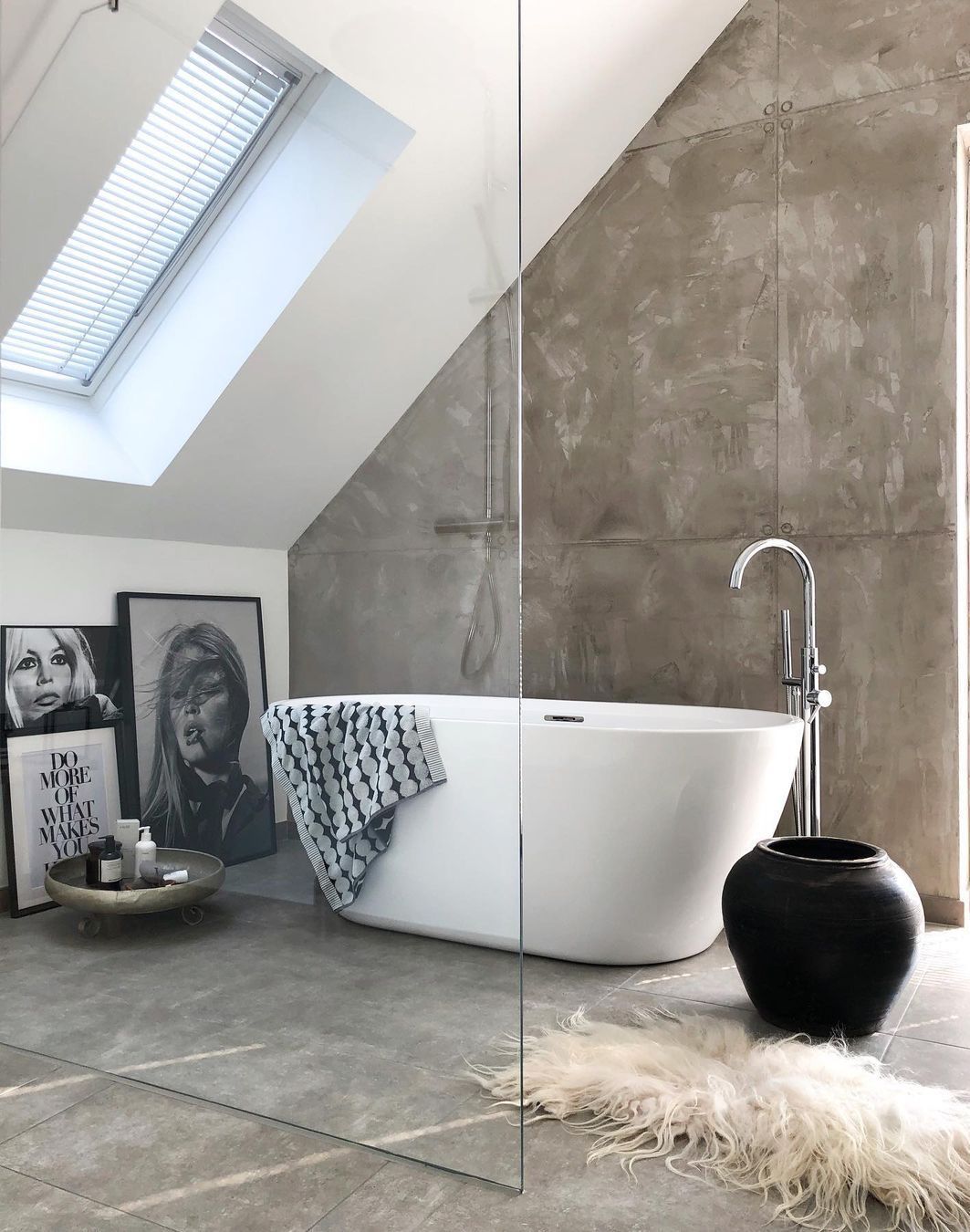 Freestanding White Tub Scandinavian bathroom