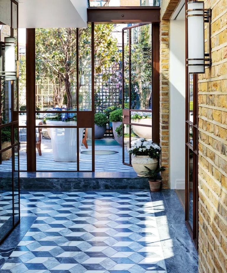 entryway with internal glazed doors