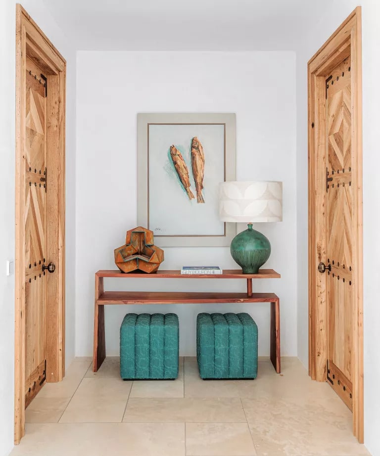 home's midcentury entryway