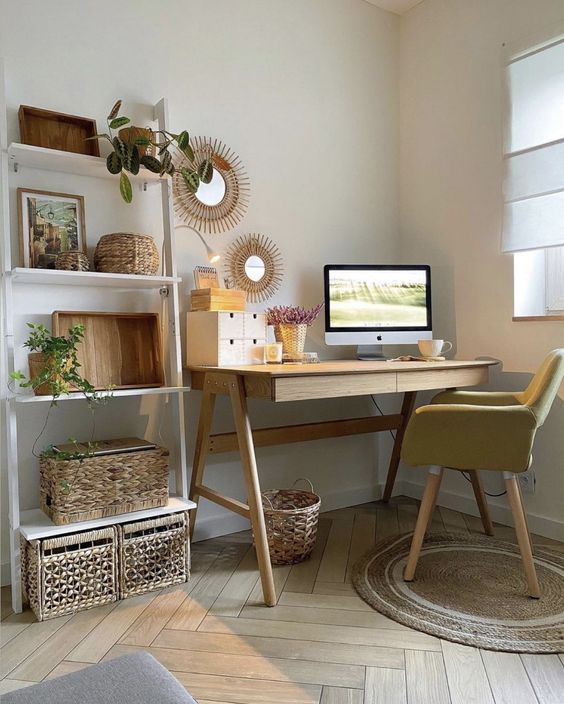 Textured Wooden Feminine Desk