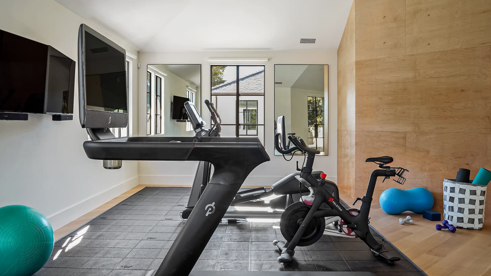 10 Fun Ideas for Customizing a Home Gym