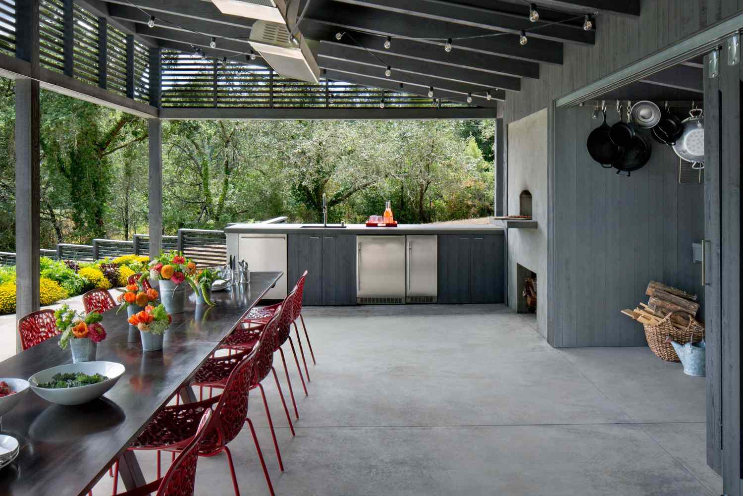 Outdoor Kitchen Ideas to Enjoy All Summer Long