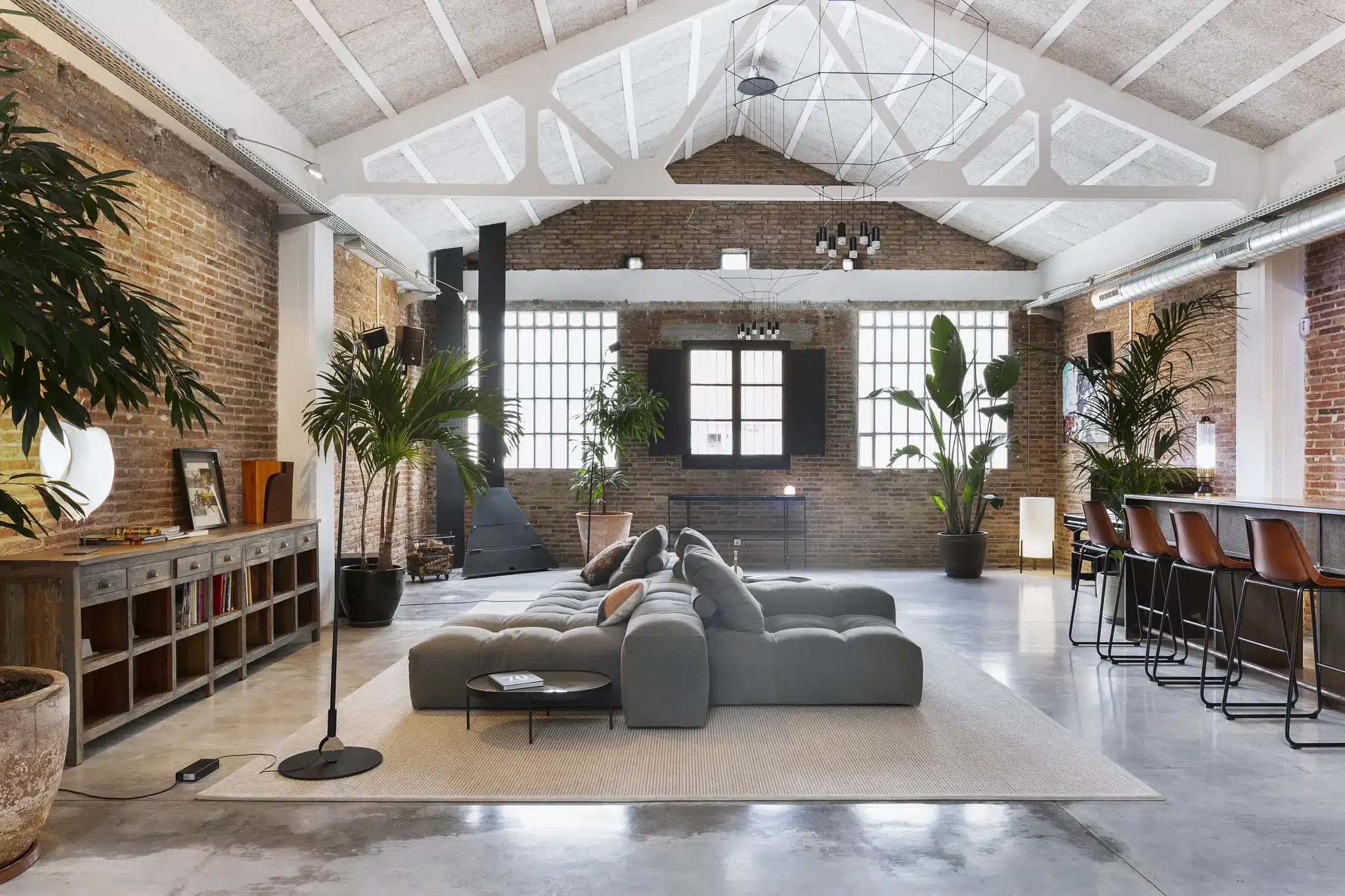 Aesthetics and efficiency: the basics of industrial style for your home