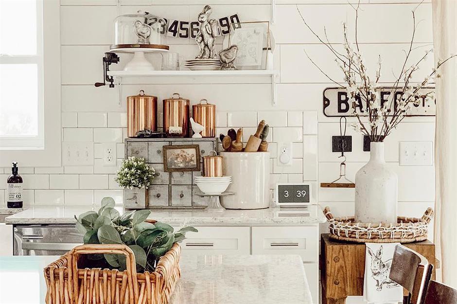 What Are Some Seasonal Farmhouse Decor Ideas