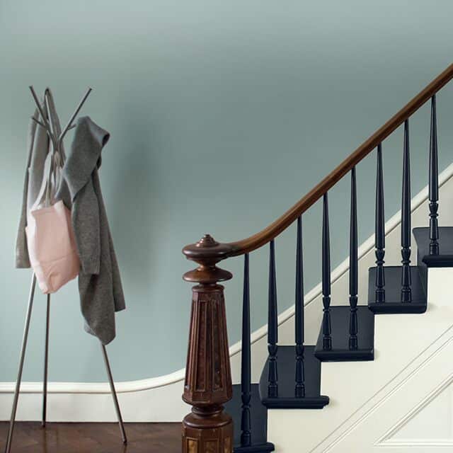 What Colors Are Best for Staircase Decor