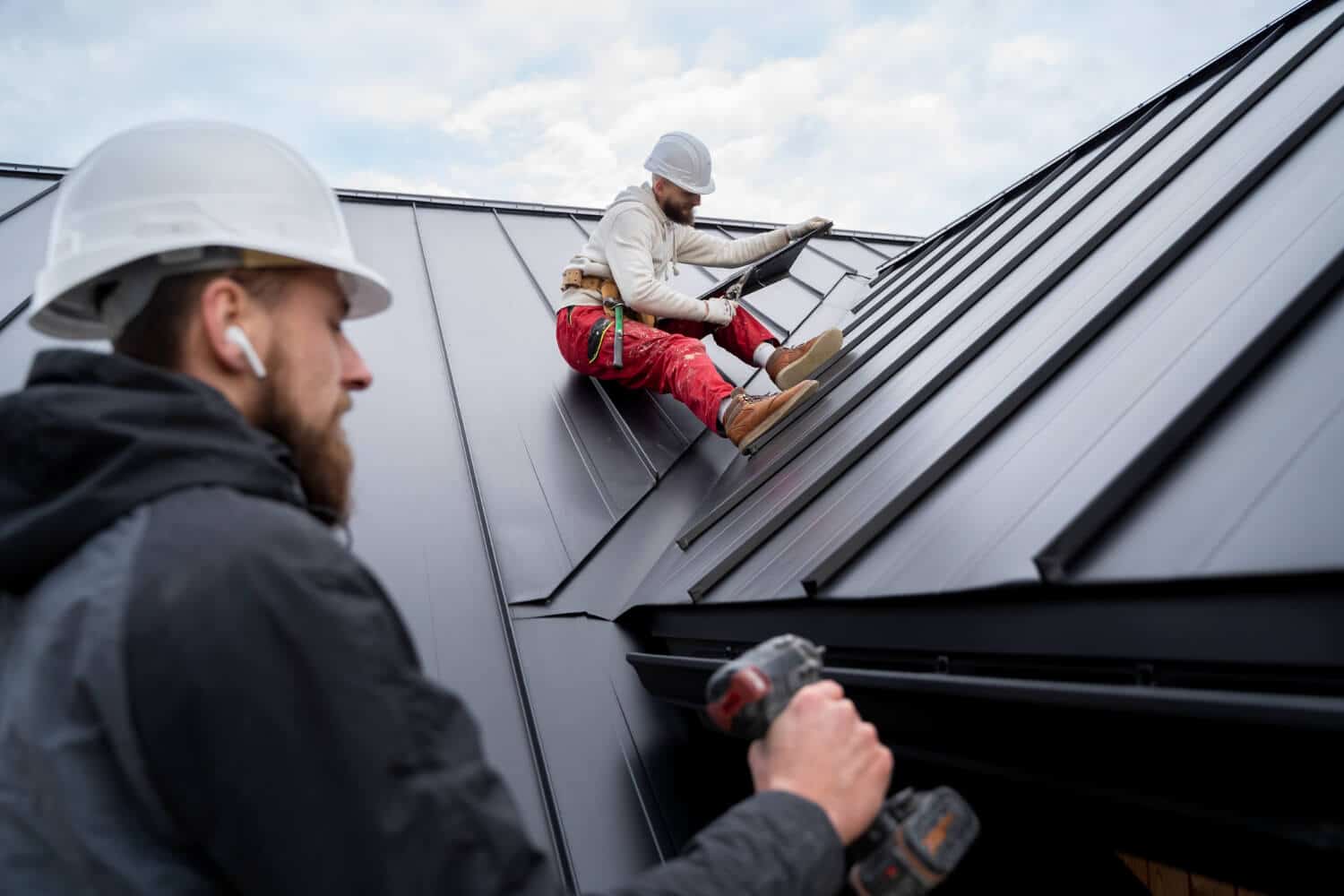 Roof Gutter Cleaning Hacks: Time-Saving Tips and Tricks