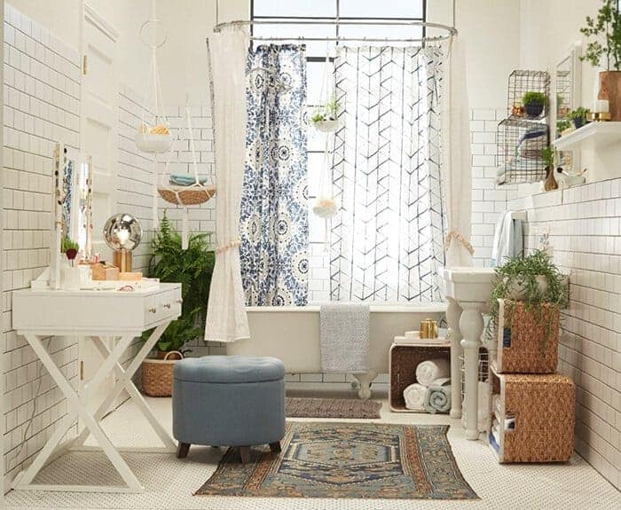 How to Choose Storage for a Bohemian Bathroom?