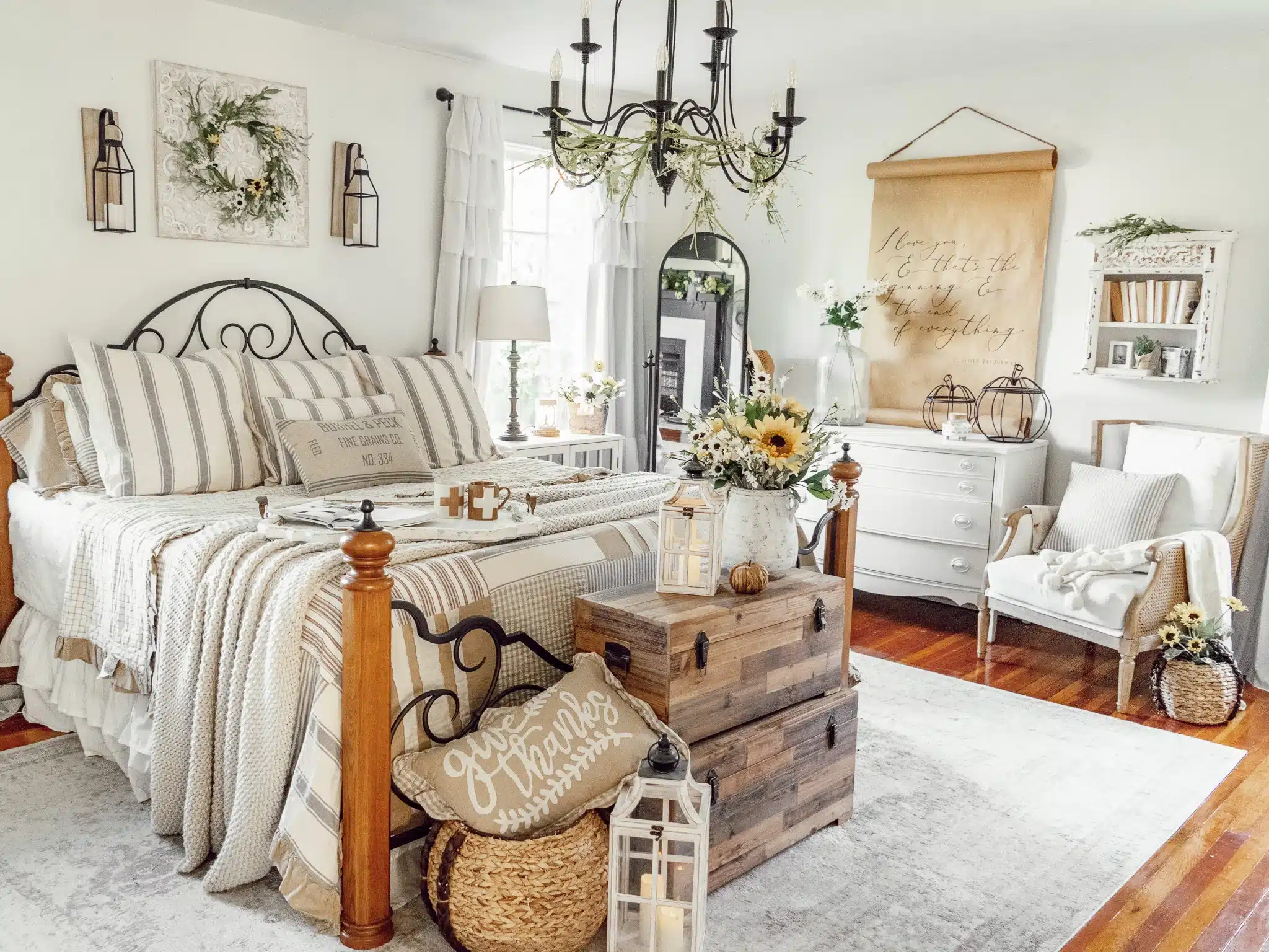 Embracing Nostalgia: The Allure of Vintage Farmhouse Bedroom Decor