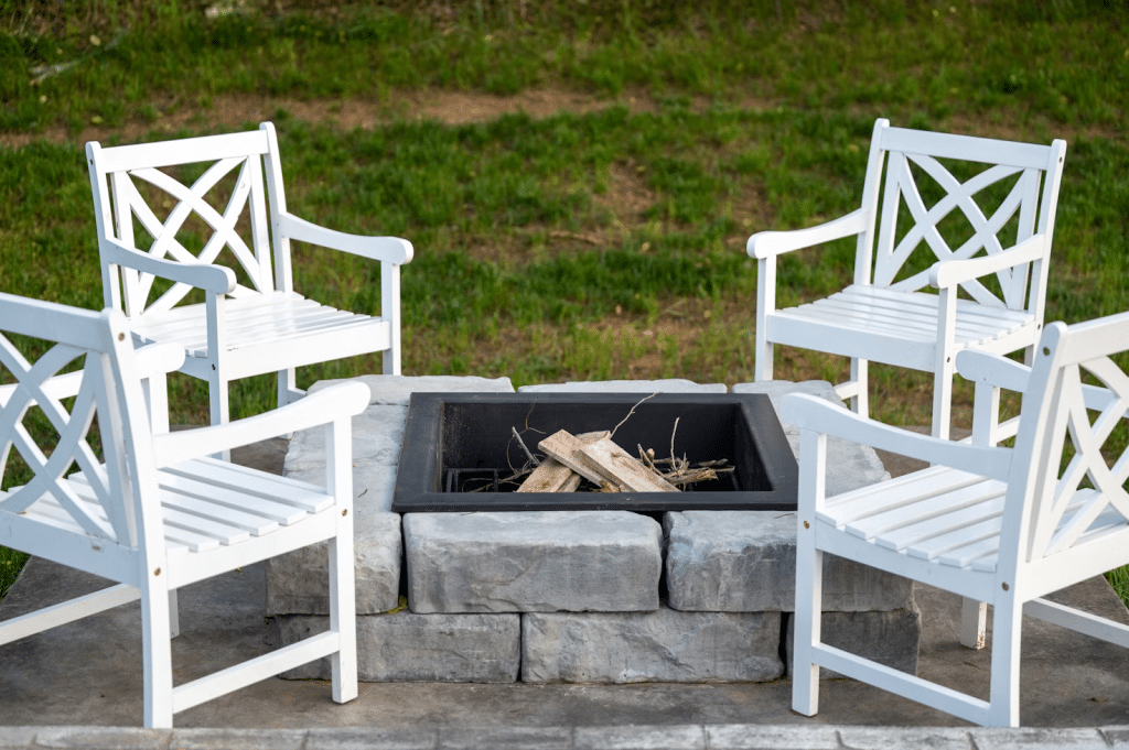 Use a Fire Pit to Achieve Ambiance