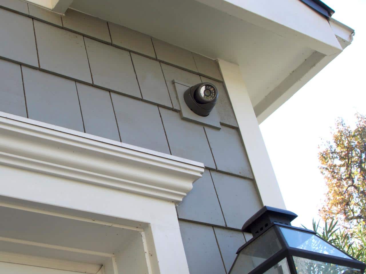 How to Enhance House Security From the Outside