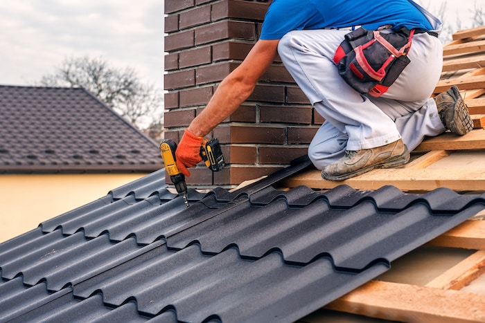 How to Choose the Right Roofing Material for Arizona Homes