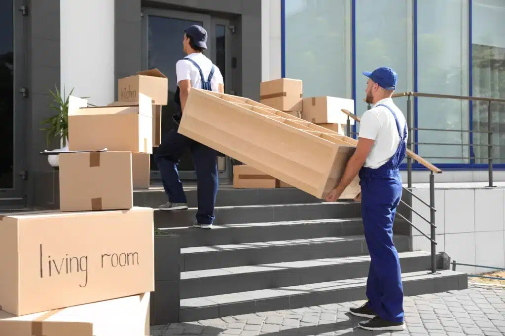 Step-By-Step Guide on What to Expect with Professional Movers on Moving Day in Chicago