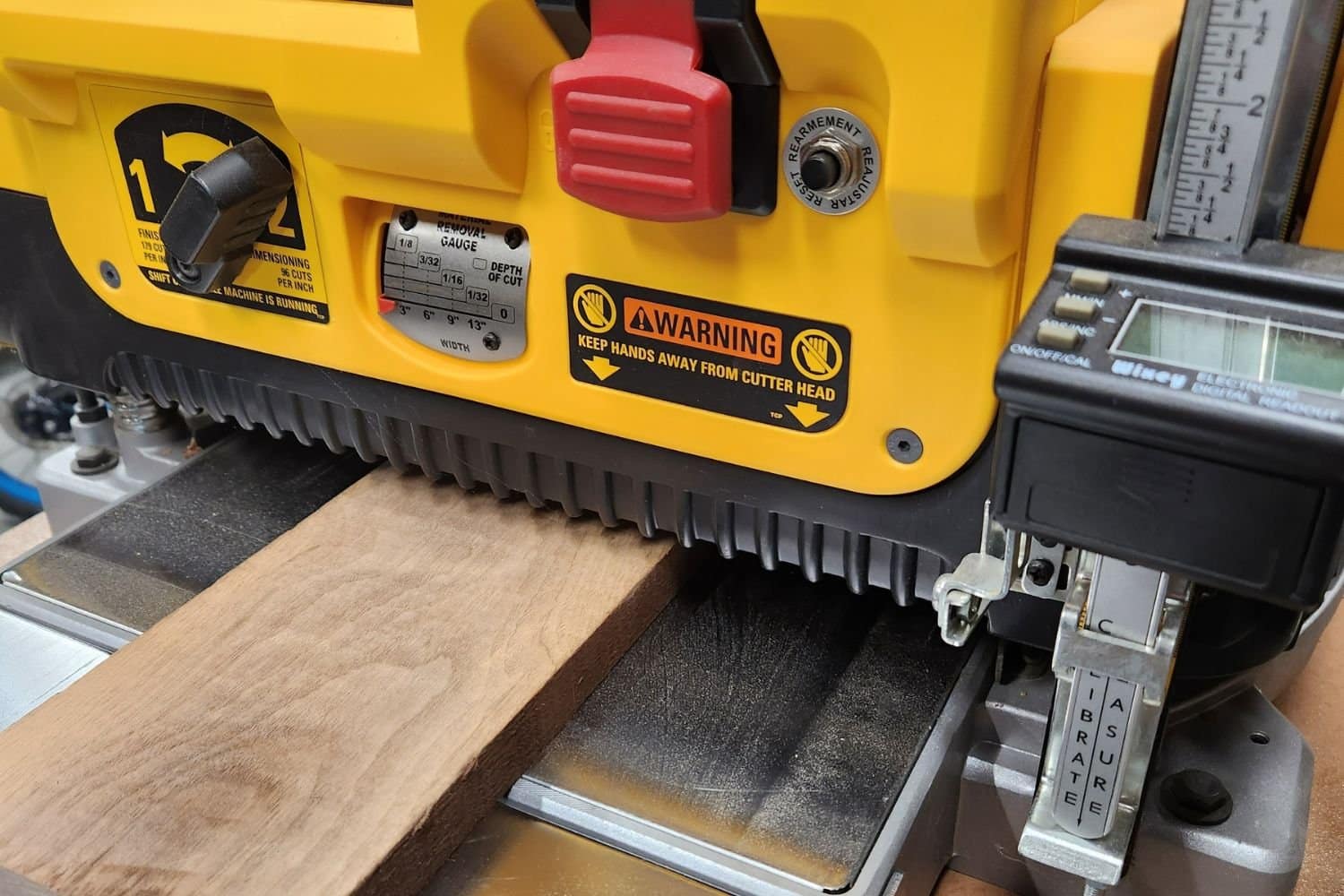 Thickness planer (Price Range - $300-$800)