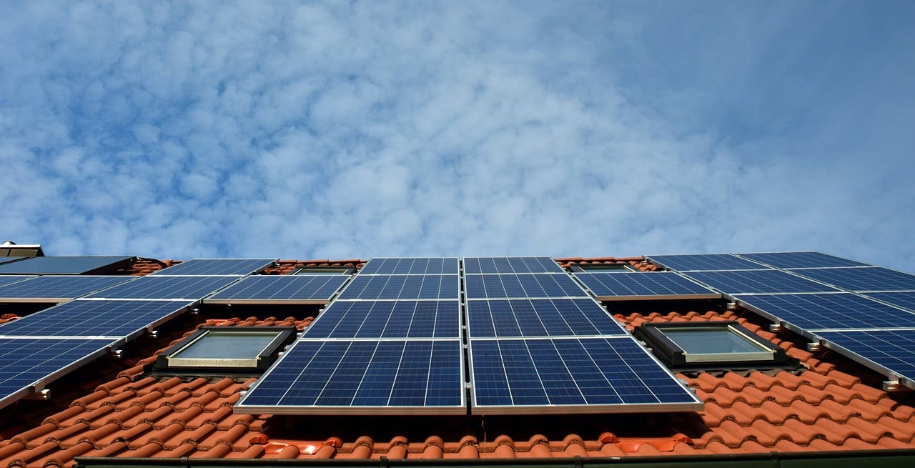 The Aesthetic Appeal of Solar Panels in Modern Homes